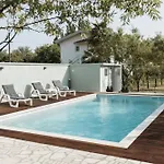 بيت للعطل Almond Buna Poolhouse *