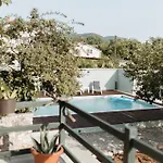 Almond Buna Poolhouse بيت للعطل موستار