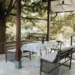 Almond Buna Poolhouse