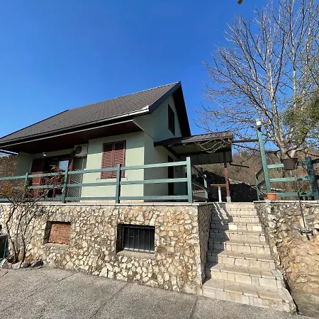 Vakantiehuis Almond Buna Poolhouse *