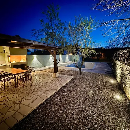 Almond Buna Poolhouse 別荘 *