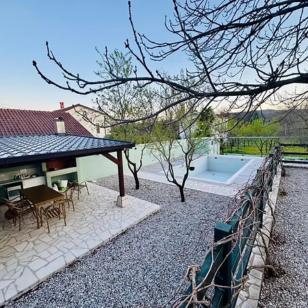 بيت للعطل Almond Buna Poolhouse *