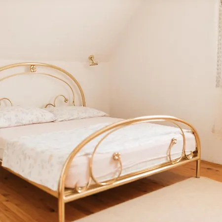 Almond Buna Poolhouse بيت للعطل