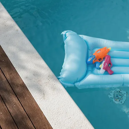 Almond Buna Poolhouse *