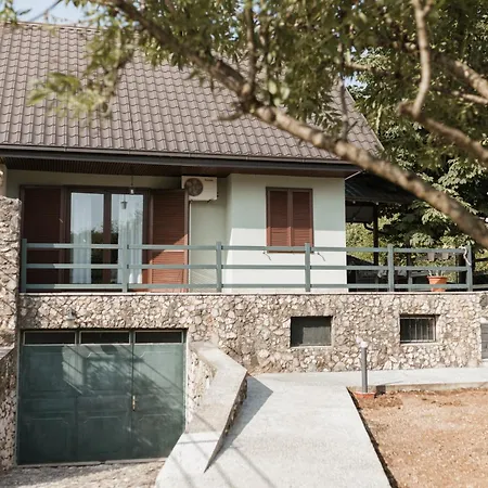 Almond Buna Poolhouse بيت للعطل