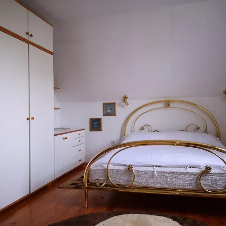 Almond Buna Poolhouse * モスタル