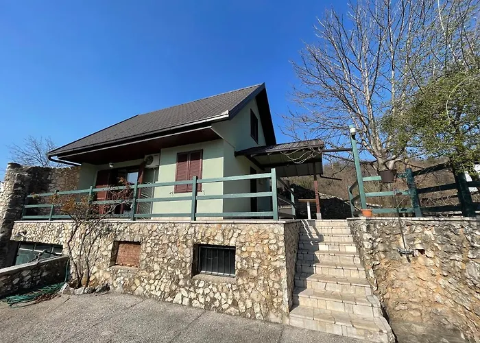 Vakantiehuis Almond Buna Poolhouse *