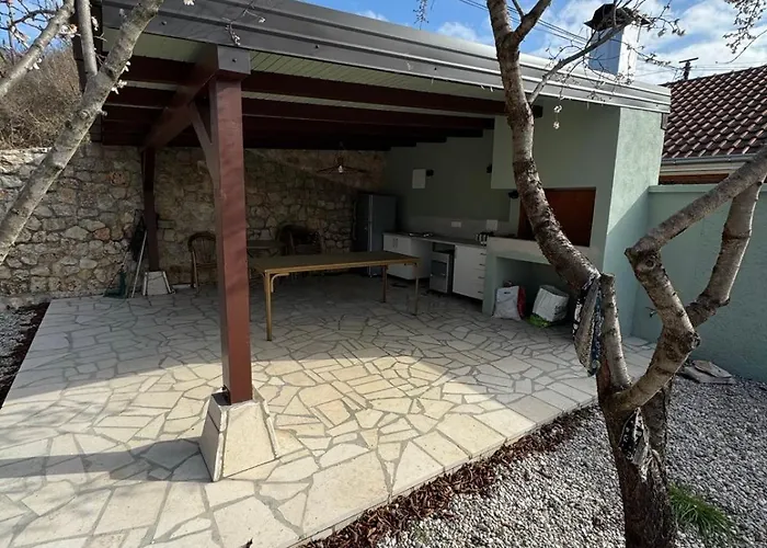 Almond Buna Poolhouse Vakantiehuis Mostar