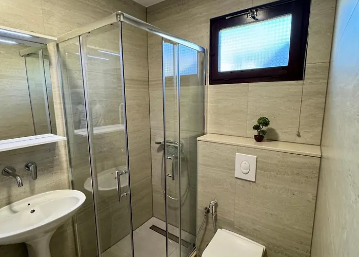 Almond Buna Poolhouse Vakantiehuis *