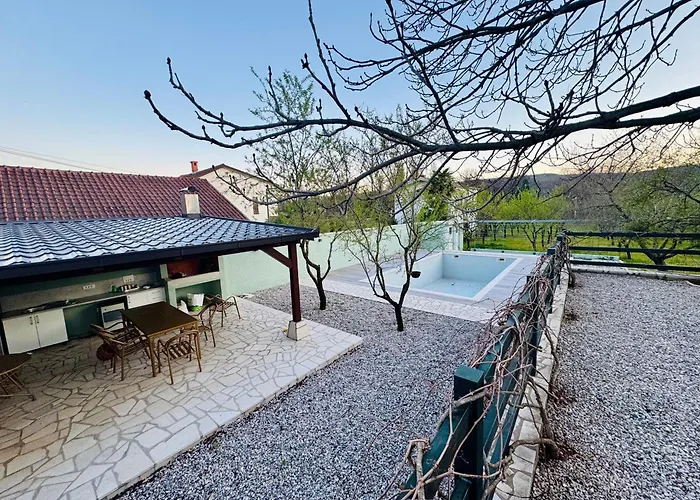 Vakantiehuis Almond Buna Poolhouse *