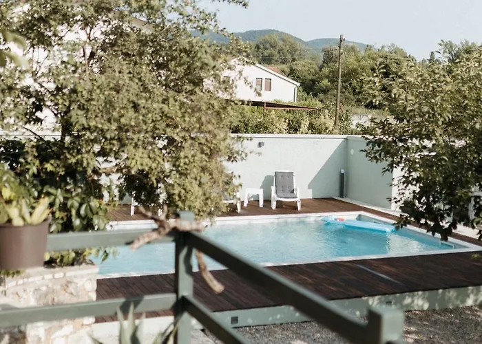 Almond Buna Poolhouse Vakantiehuis Mostar